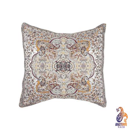 زیباسازی منزل با پشتی ترمه سنتی